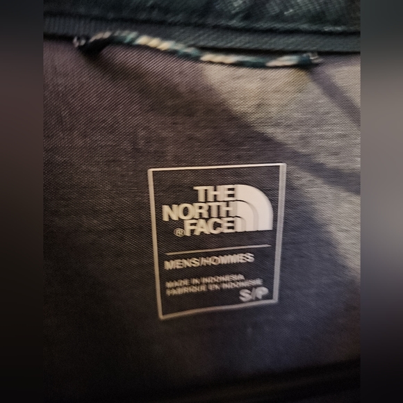North Face flannel - Picture 3 of 4